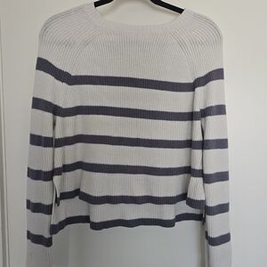 Jessica Simpson Women's Sweater - Cream and Gray Stripes